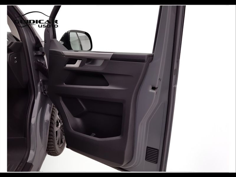 GuidiCar - VOLKSWAGEN INDUSTRIALI California 2023 California - California   BeachPC110 TDIA7 Usato